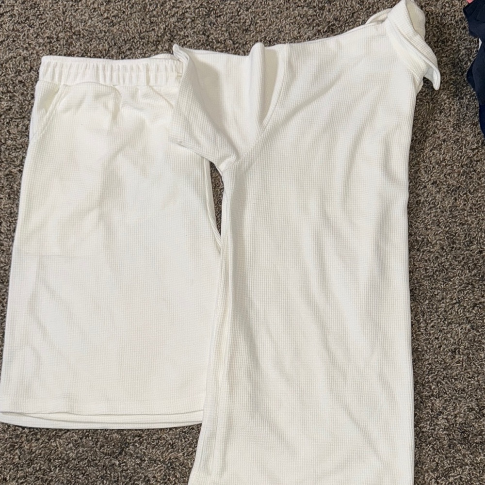 White Athletic Shorts with Elastic Waistband